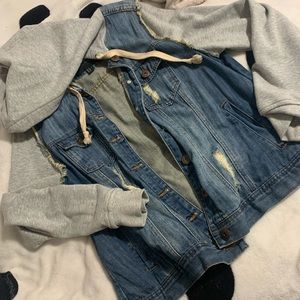 🚨SOLD🚨 Hoodie ripped jean jacket
